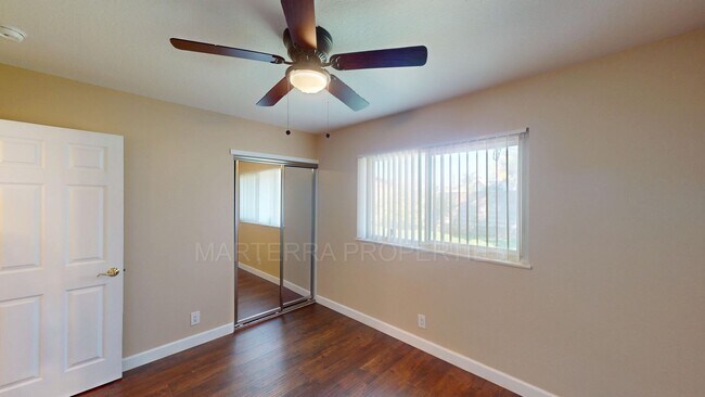 Building Photo - Remodeled 4 bedroom home in Huntington Beach