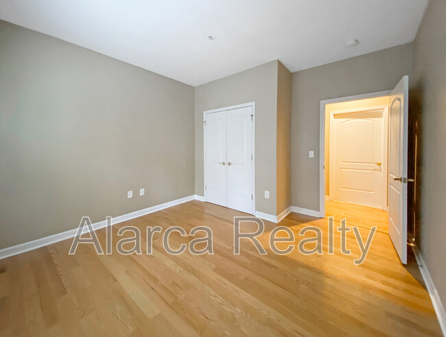 Building Photo - 3933 Arbor Ln