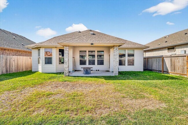 Building Photo - 2614 Vista del Sol