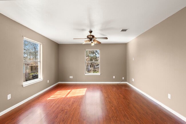 Building Photo - 2444 Margaret St