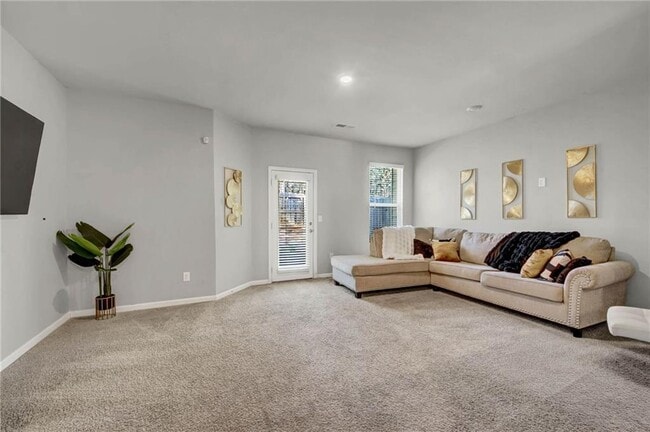 Building Photo - 2488 Piering Dr