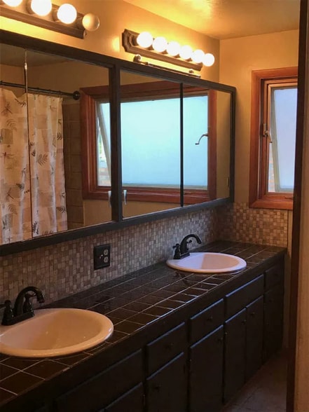 Building Photo - 3823 E 15th Ave