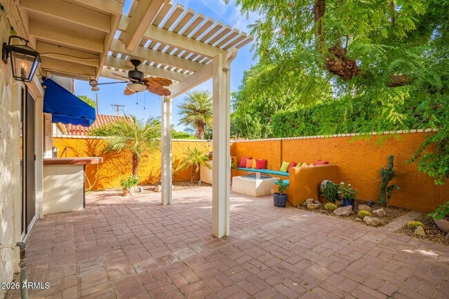 Building Photo - 5730 N Scottsdale Rd