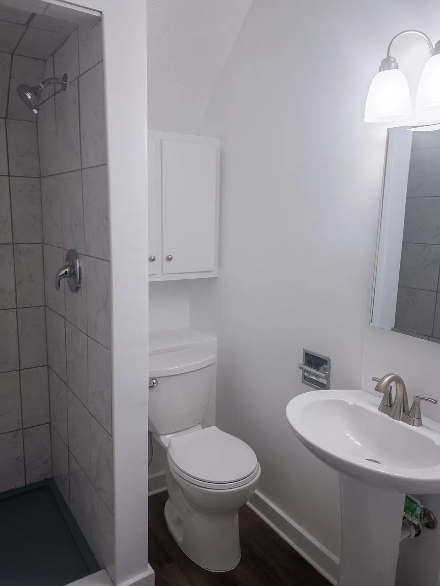 Bathroom - 2202 S Warren St