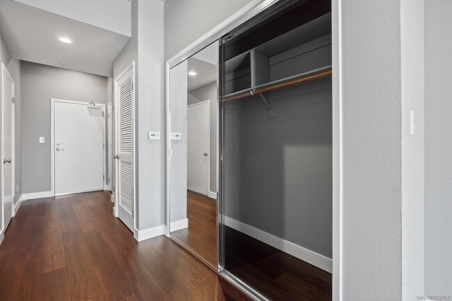 Building Photo - 445 Island Ave