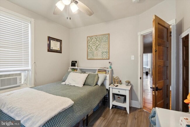 Building Photo - 470 Shurs Ln