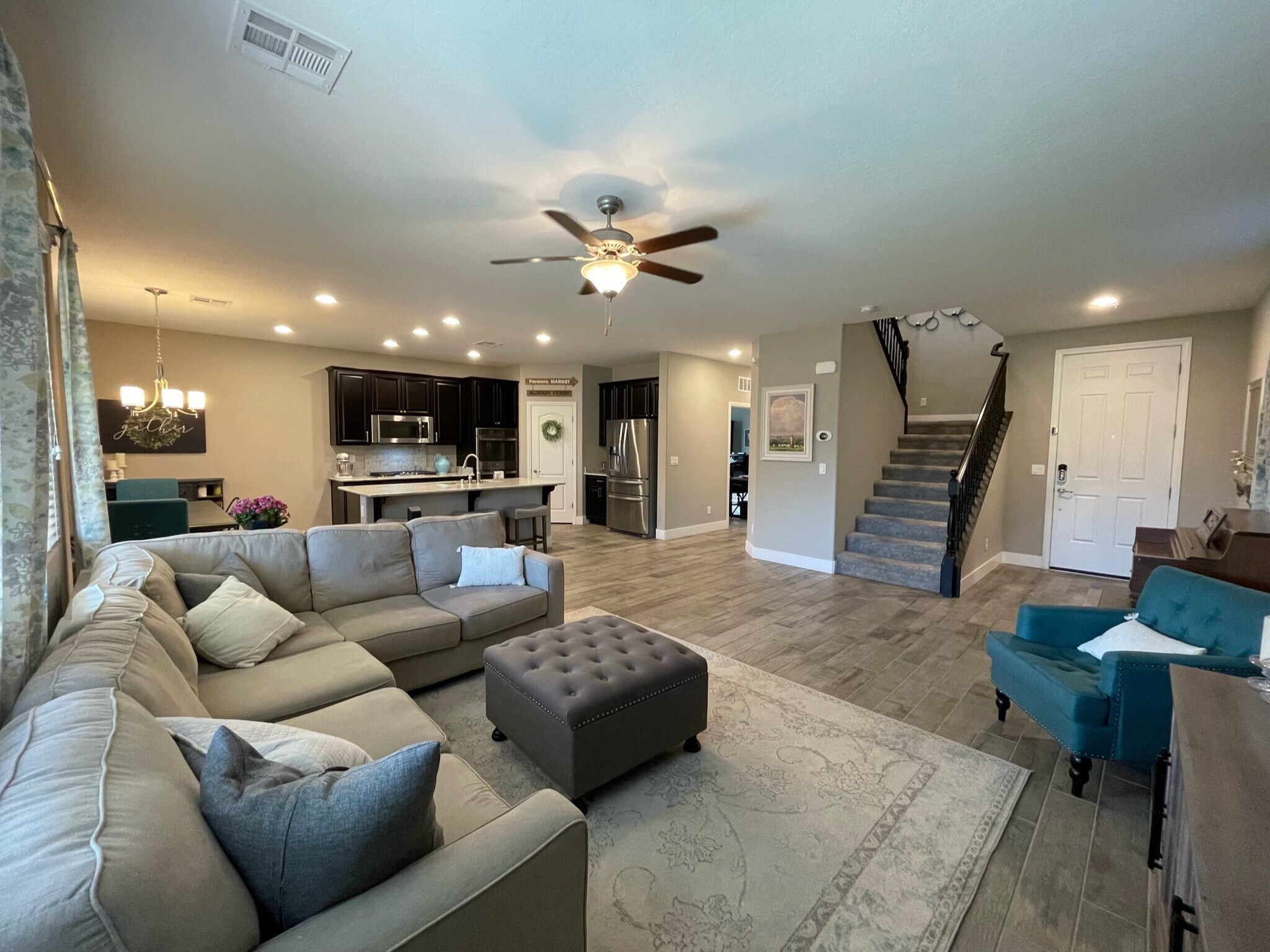 great room - 10647 Marble Arch St