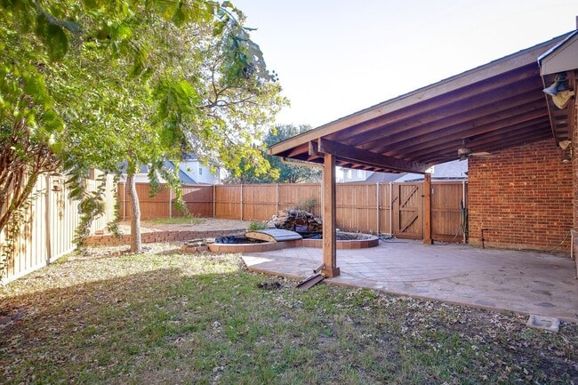 Building Photo - 4 bed Golf community for lease!