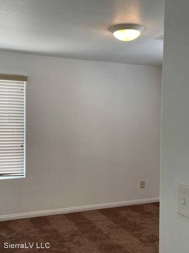 Building Photo - 4 br, 2.5 bath House - 9029 Victor Creek Ave.