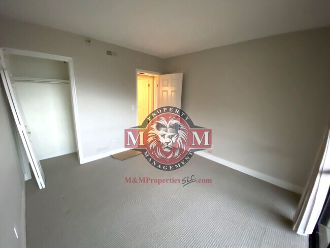 Building Photo - 2 Bed 2 Bath Condo in Bench Tower Condomin...