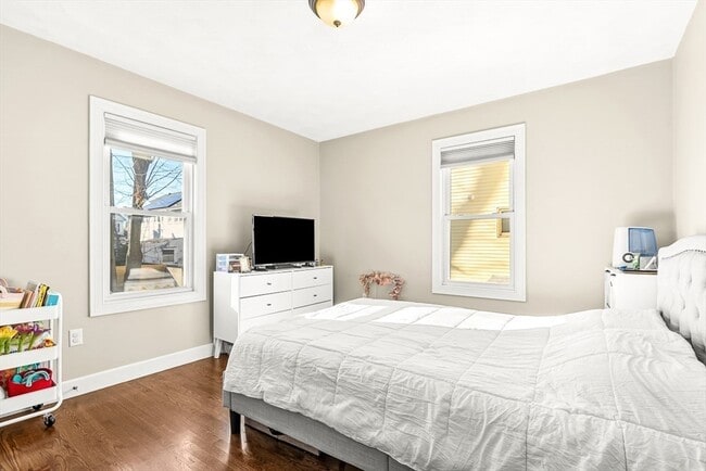 Building Photo - 32 Watts St