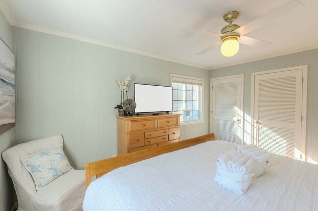 Building Photo - 7 Periwinkle Ln