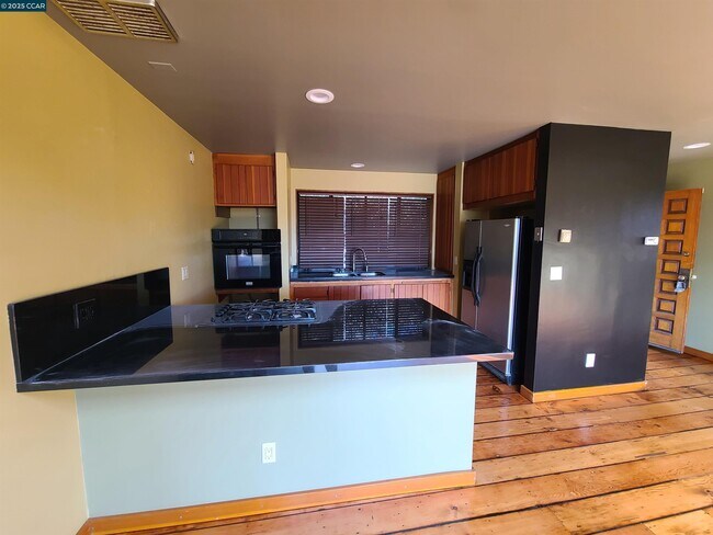 Building Photo - 456 W Richmond Ave.