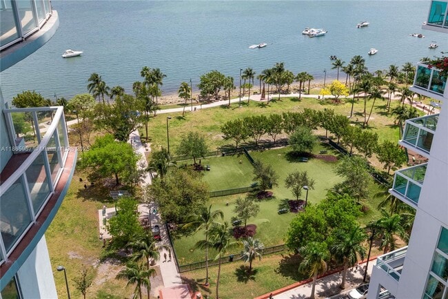 Building Photo - 1900 N Bayshore Dr