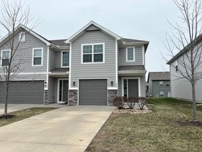Building Photo - 3 Bed Townhome in Grain Valley
