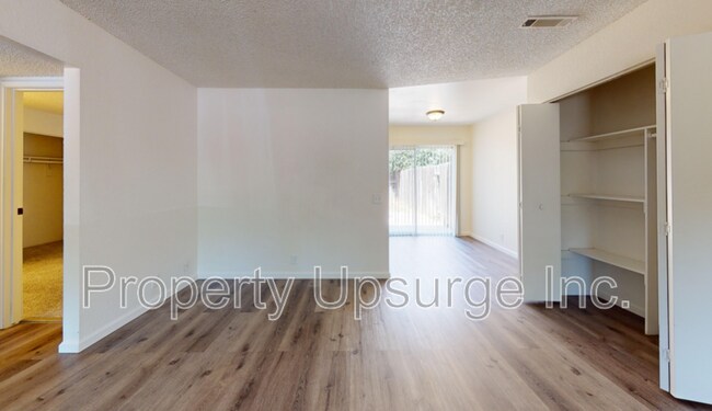 Building Photo - 1674 Bramble Pl