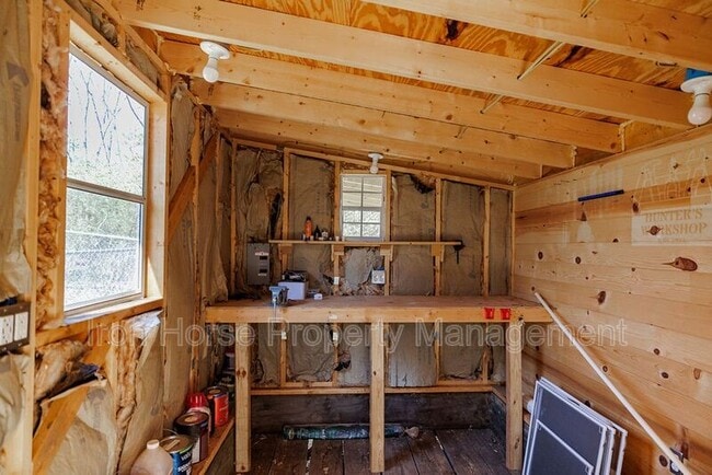 Building Photo - 2084 Broad St