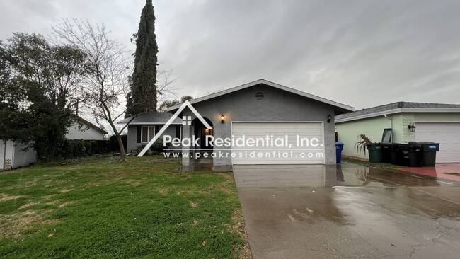 Building Photo - Very Nice Fair Oaks 3bd/2ba Home with 2 Ca...