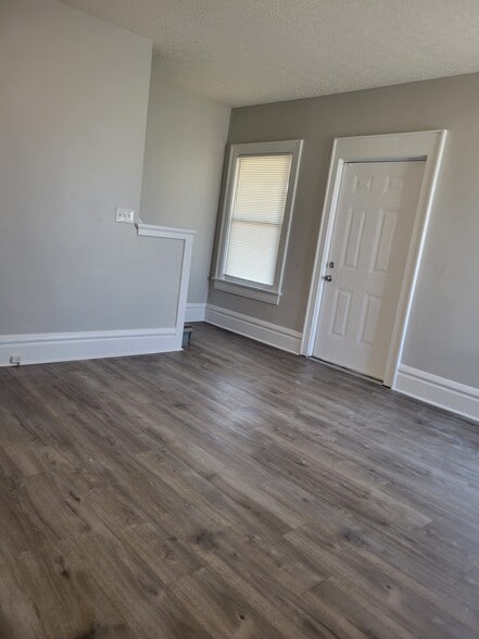 Building Photo - 798 E Whittier St