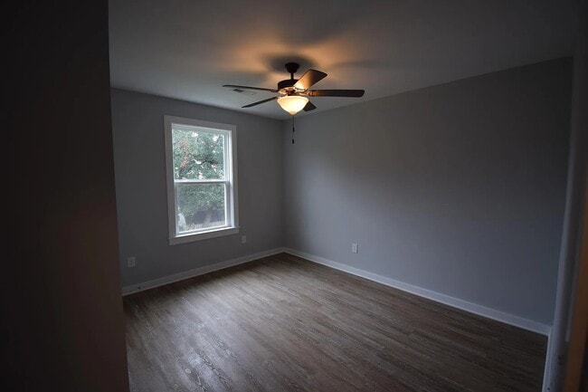 Building Photo - 1907 Grayson St