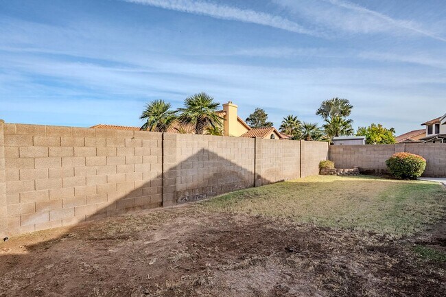 Building Photo - Beautifully Updated 4-Bedroom Home with Easy Access to Loop 101!