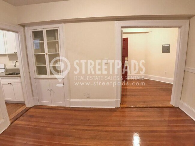 Building Photo - 2 bedroom in Cambridge MA 02139