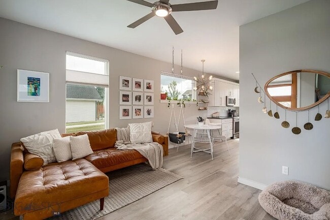 Building Photo - Charming Three Bedroom Home with Large Fenced Yard