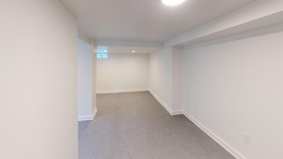 Building Photo - 1730 SE 35th Pl