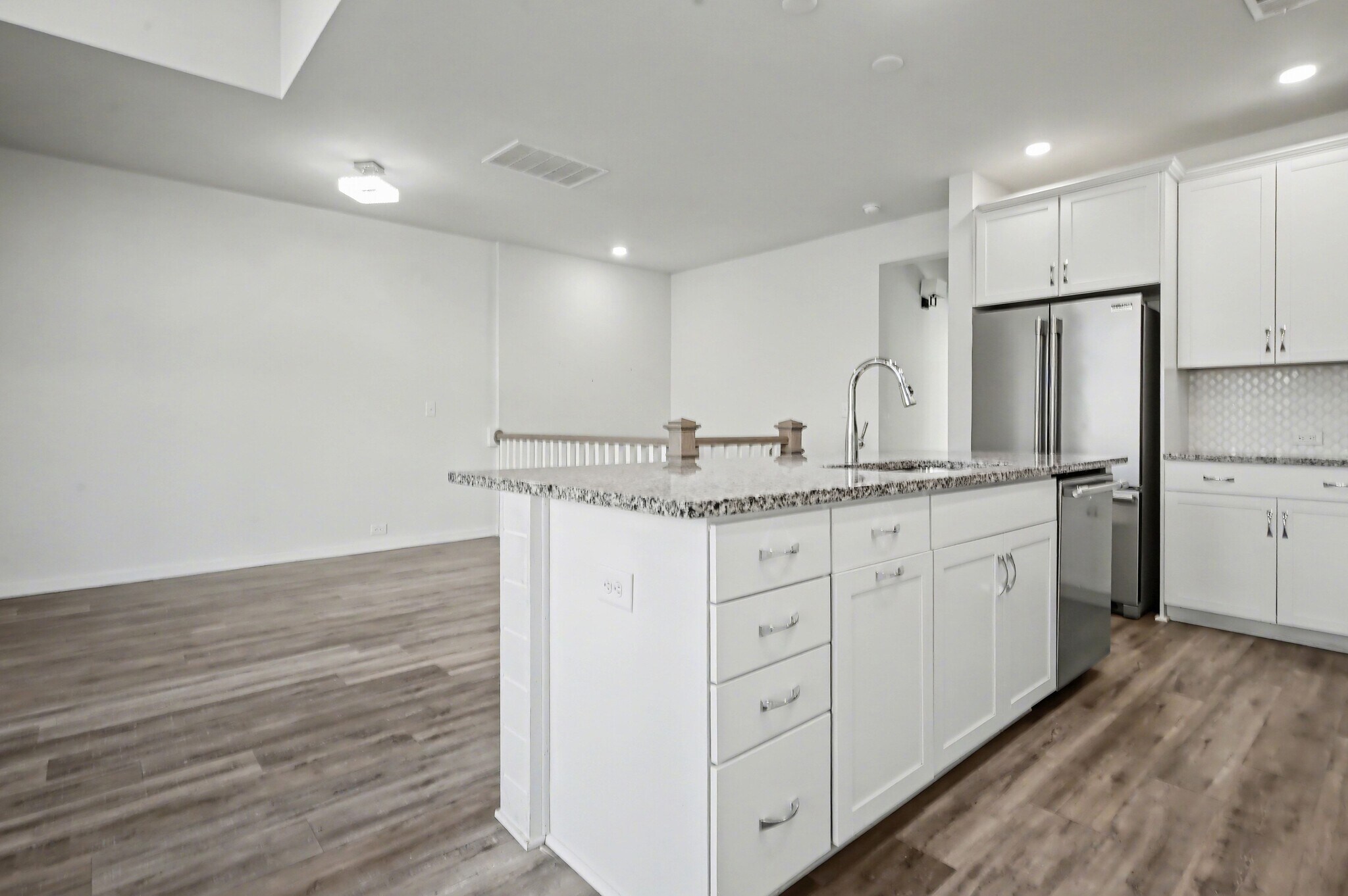 Building Photo - 2037 Statesville Ave