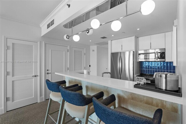 Building Photo - 4401 Collins Ave