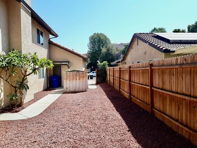 Building Photo - Newly Rebuilt 2 Story Home