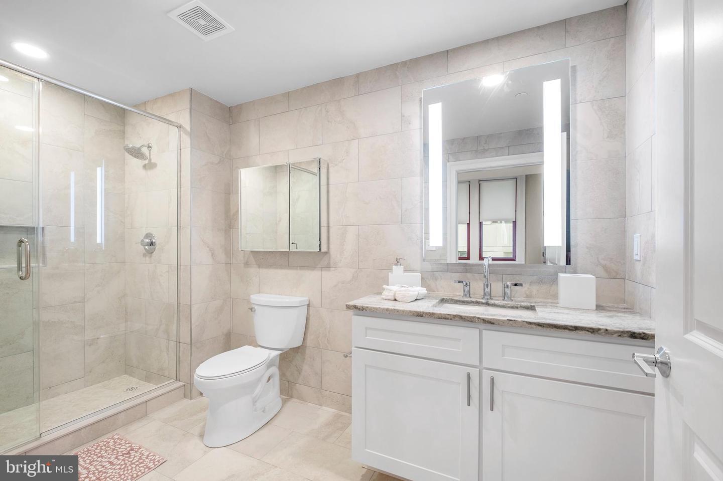 Building Photo - 1422 Chestnut St