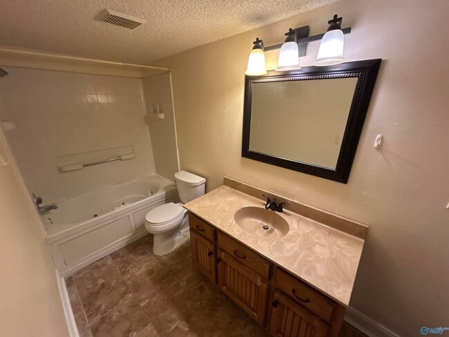 Building Photo - 6620 Willow Pointe Dr NW