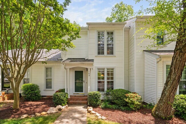 Building Photo - Stylish & Fully Updated 2-Bedroom Townhous...