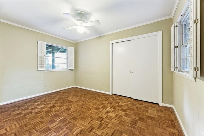 Building Photo - 1031 Ridgeley Dr