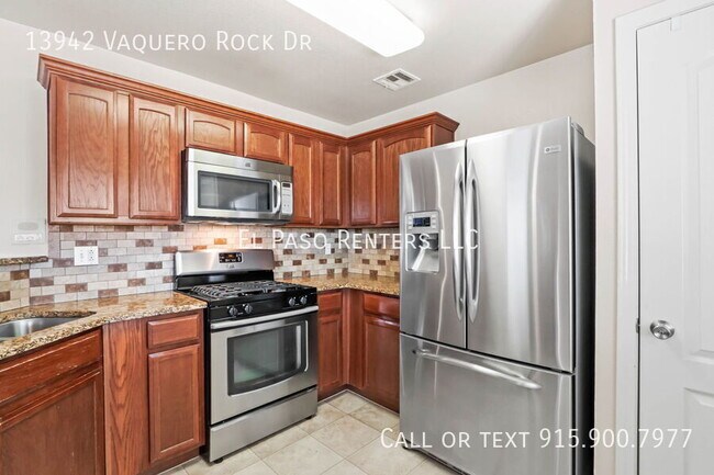 Building Photo - 13942 Vaquero Rock Dr