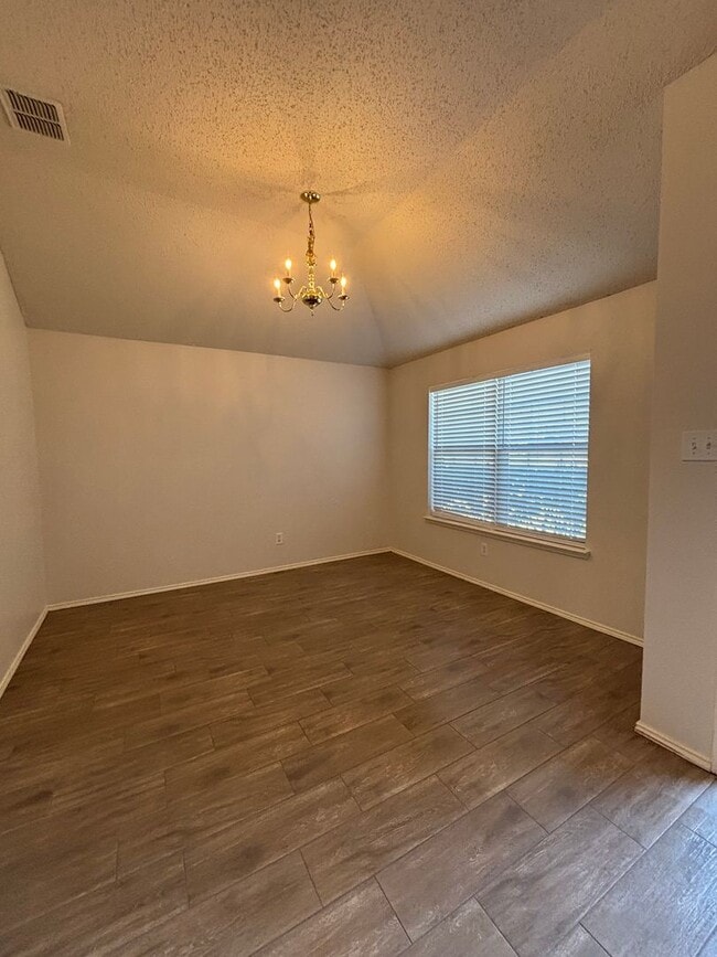 Building Photo - 813 Sage Cir