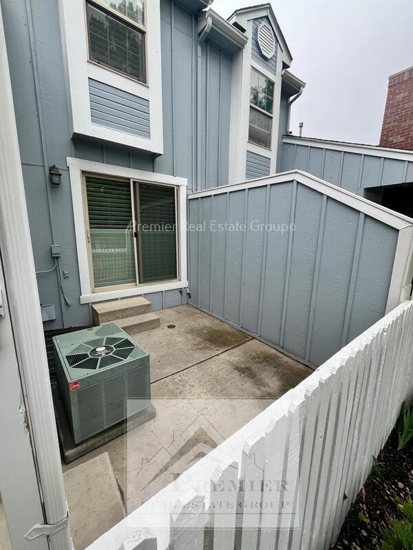 Building Photo - 6973 Los Reyes Cir