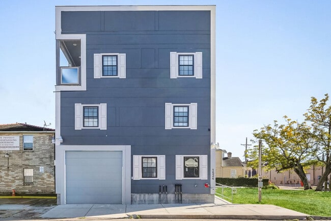 Building Photo - 1524 Baronne St