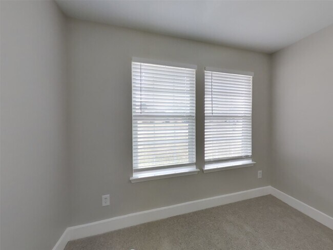 Building Photo - 17023 Morning Star Ave