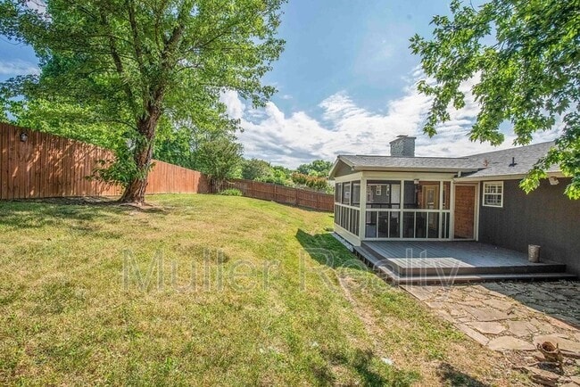 Building Photo - 10837 Dineen Dr