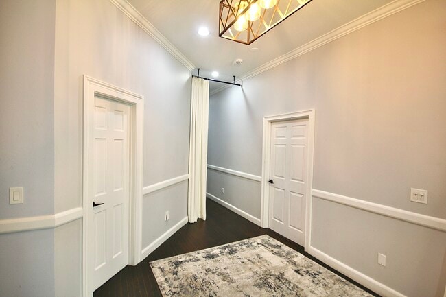 Building Photo - 106A Comstock Hill Ave