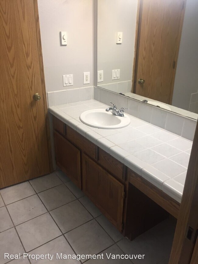 Building Photo - 7218 NE 16th Ave