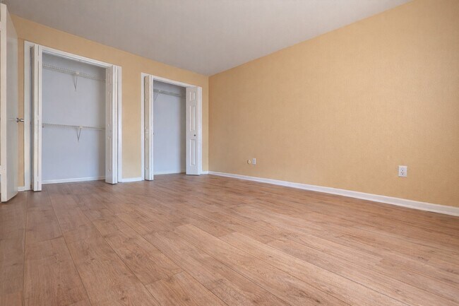 Building Photo - 8529 Hearth Dr