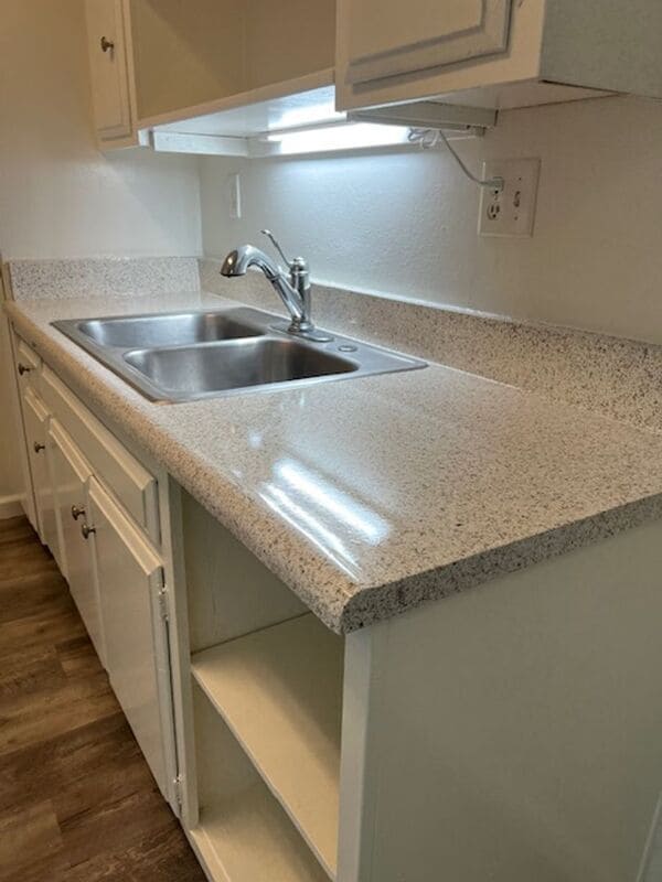 Building Photo - 1000 MacArthur Blvd