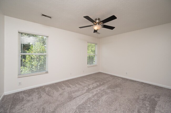 Building Photo - **BE THE LUCKY ONE TO LIVE IN THIS UPDATED NASHVILLE/ BELLEVUE HOME**