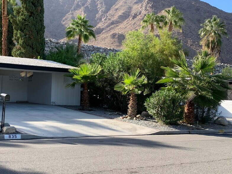 Garage area - 835 N Rose Ave