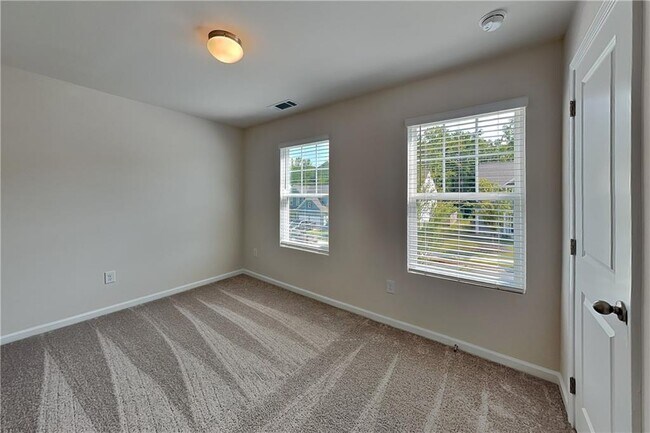 Building Photo - 265 Bloomfield Cir