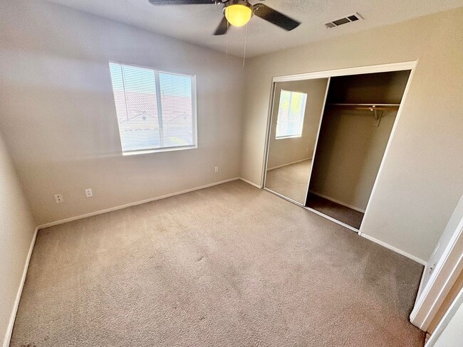 Building Photo - Beautiful Northwest Las Vegas home with functional layout