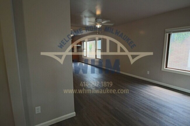 Building Photo - 2470 N 54th St